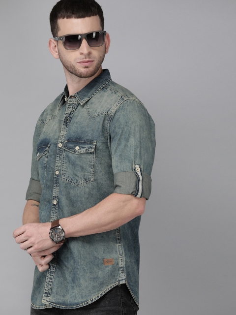 

Roadster Men Blue Regular Fit Solid Chambray Casual Shirt