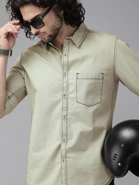 

Roadster Men Green Regular Fit Solid Casual Shirt