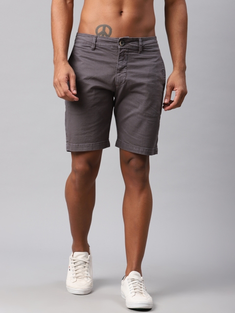 

Roadster Men Taupe Solid Regular Shorts