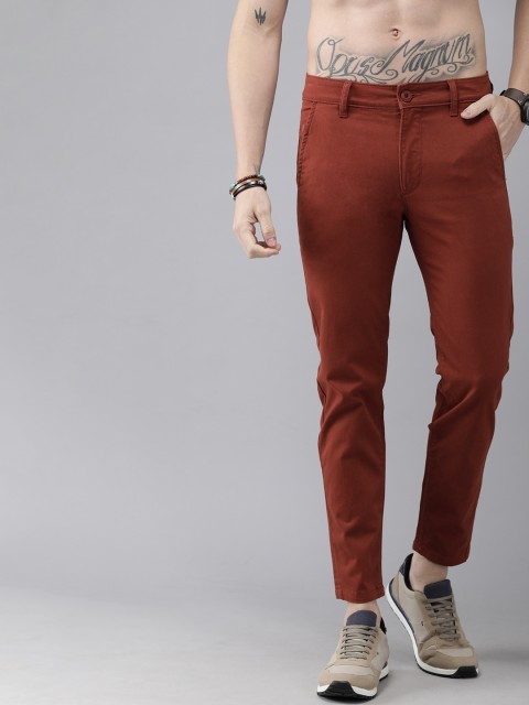 

Roadster Men Maroon Tapered Fit Solid Trousers