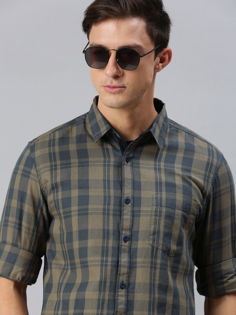 

Roadster Men Khaki & Blue Checked Casual Shirt