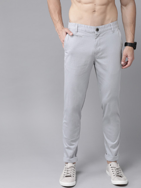 

Roadster Men Blue Slim Fit Solid Chinos
