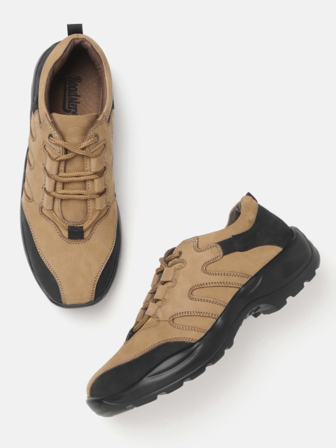 

Roadster Men Khaki & Black Solid Sneakers