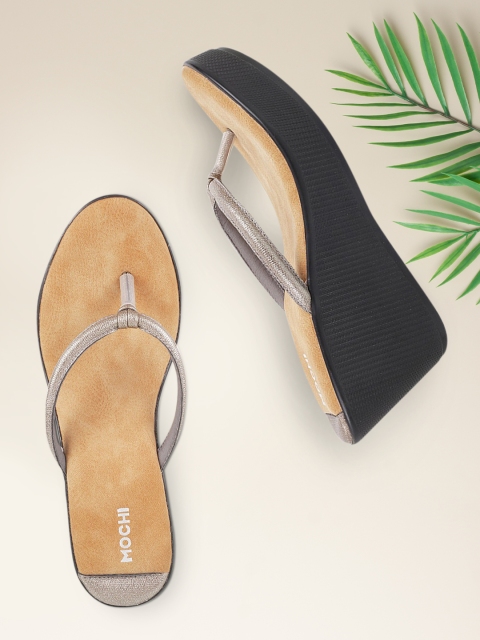 

Mochi Women Grey Solid Sandals