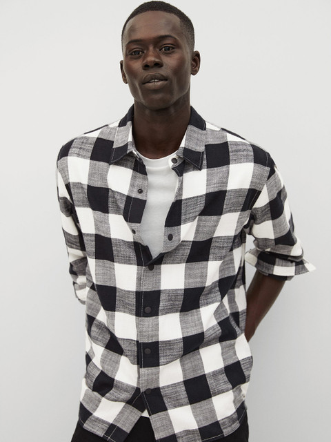 

MANGO MAN White & Black Cotton Regular Fit Checkboard Casual Shirt