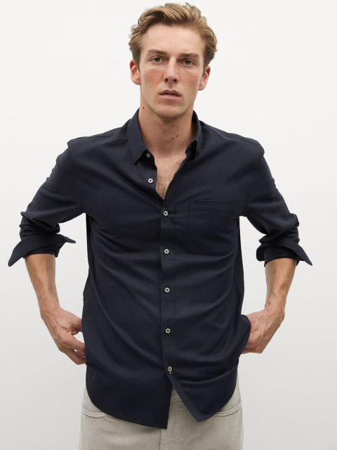 

MANGO MAN Navy Blue Sustainable Twill Weave Slim Fit Solid Casual Shirt