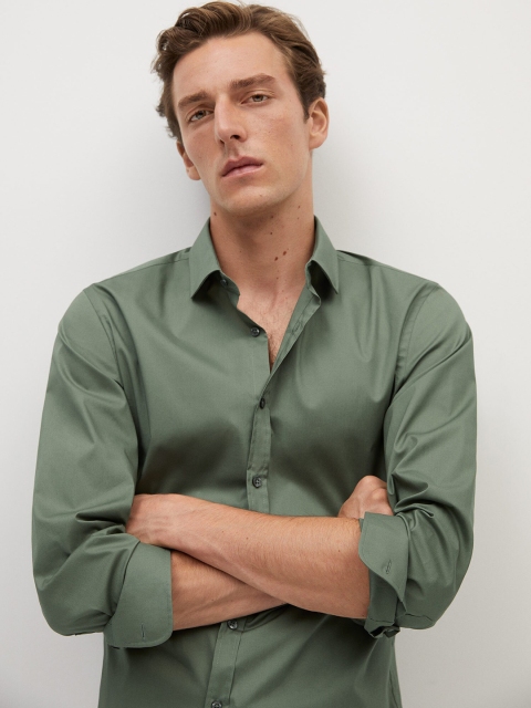 

MANGO MAN Olive Green Sustainable Slim Fit Solid Casual Shirt