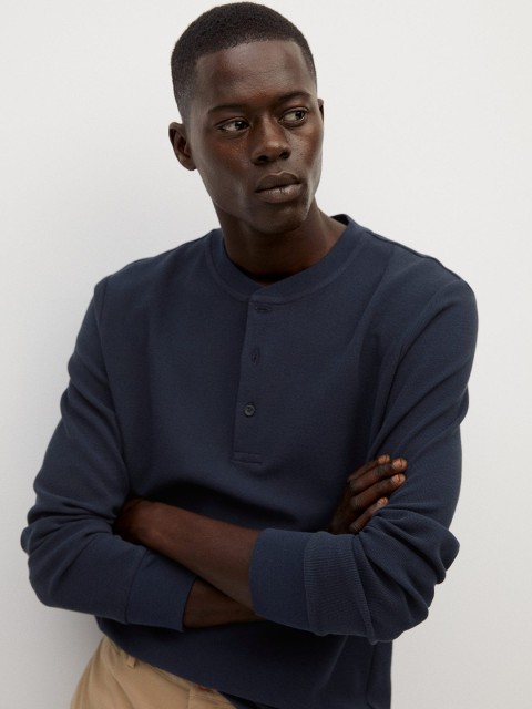 

MANGO MAN Navy Blue Self Design Henley Neck T-shirt