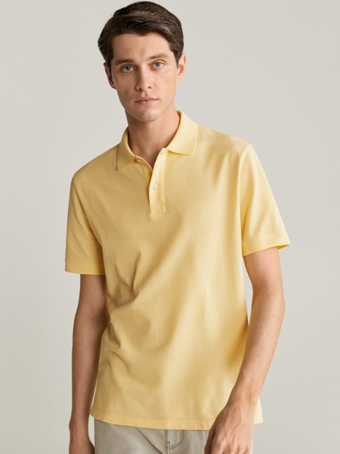 

MANGO MAN Men Yellow Solid Sustainable Polo Collar T-shirt