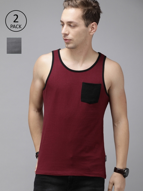 

Roadster Men Maroon Solid Scoop Neck T-shirt