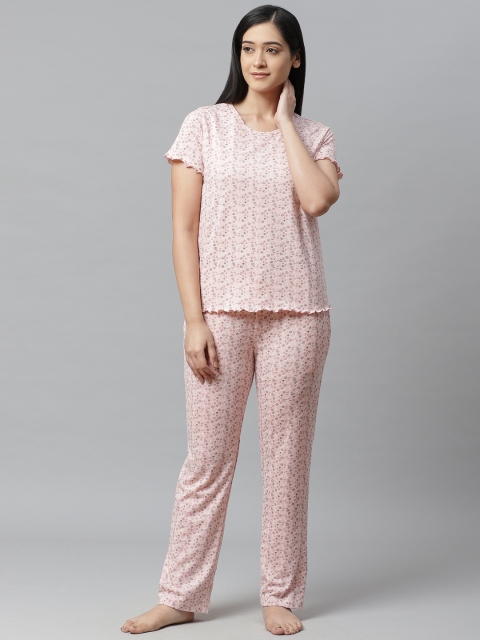 

VividArtsy Women Peach-Coloured & Black Printed Night suit
