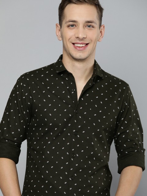 

Mast & Harbour Men Olive Green & White Slim Fit Floral Printed Casual Shirt