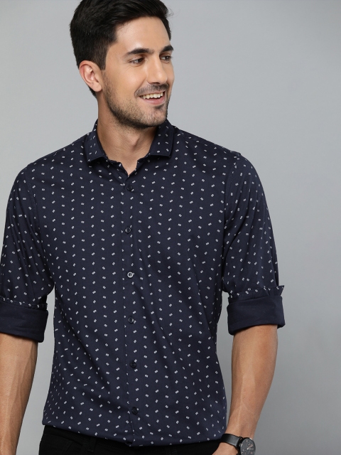 

Mast & Harbour Men Navy Blue & White Regular Fit Printed Casual Shirt