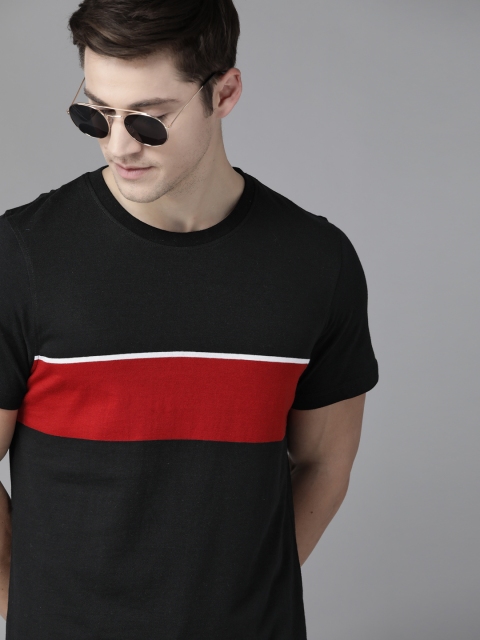 

Roadster Men Black & Red Colourblocked Pure Cotton Round Neck T-shirt