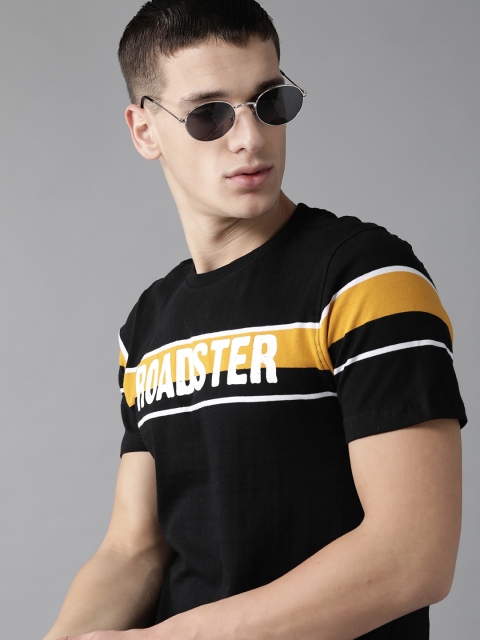 

Roadster Men Black & White Printed Pure Cotton Round Neck T-shirt