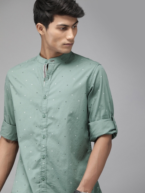 

Roadster Men Green & Black Geometric Print Cotton Shirt