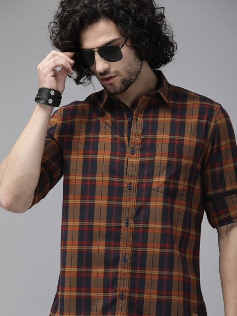

Roadster Men Navy Blue & Orange Regular Fit Checked Casual Shirt