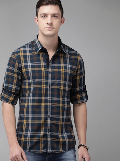 

Roadster Men Navy Blue & White Slim Fit Checked Casual Shirt
