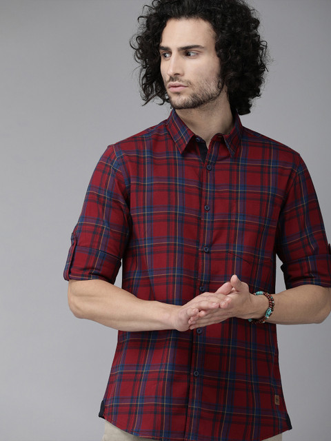 

Roadster Men Maroon & Blue Slim Fit Checked Casual Shirt