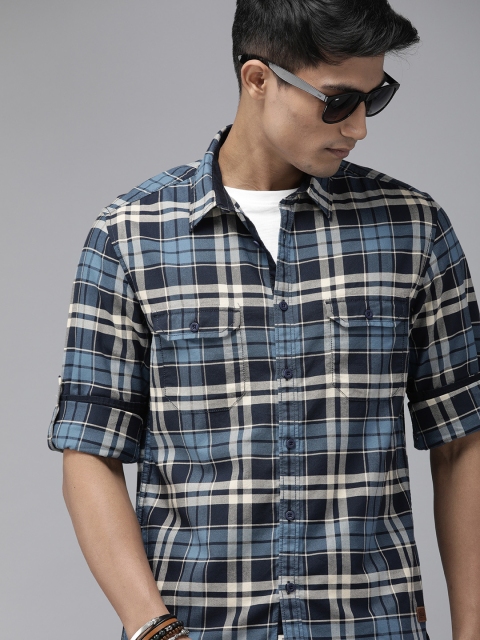 

Roadster Men Navy Blue & Beige Regular Fit Checked Casual Shirt