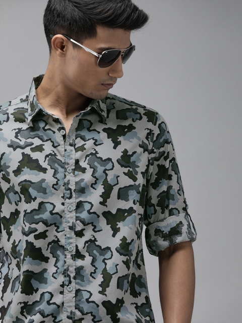 

Roadster Men Grey & Blue Regular Fit Printed Casual Shirt