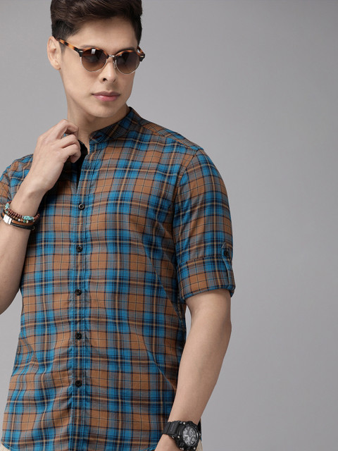 

Roadster Men Orange & Blue Regular Fit Checked Casual Shirt