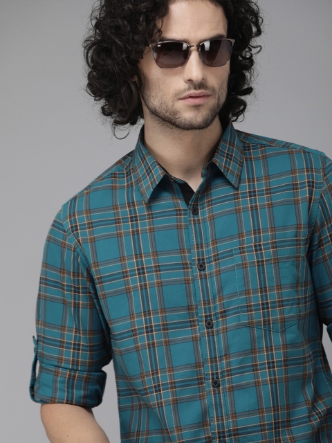 

Roadster Men Teal & Orange Regular Fit Checked Casual Shirt