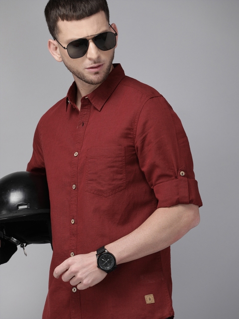 

Roadster Men Maroon Regular Fit Solid Cotton Linen Casual Shirt