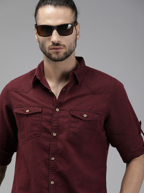 

The Roadster Lifestyle Co Men Maroon Regular Fit Solid Casual Shirt