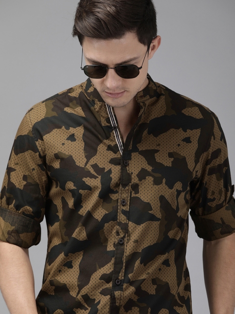 

Roadster Men Black & Khaki Regular Fit Camouflage Printed Casual Shirt