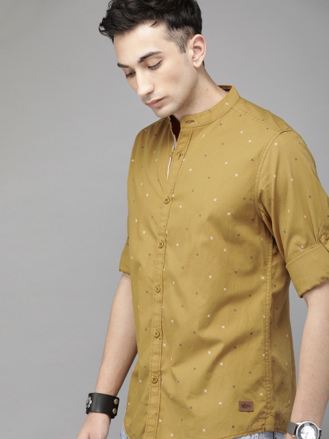 

Roadster Men Mustard Yellow & White Regular Fit Printed Casual Shirt