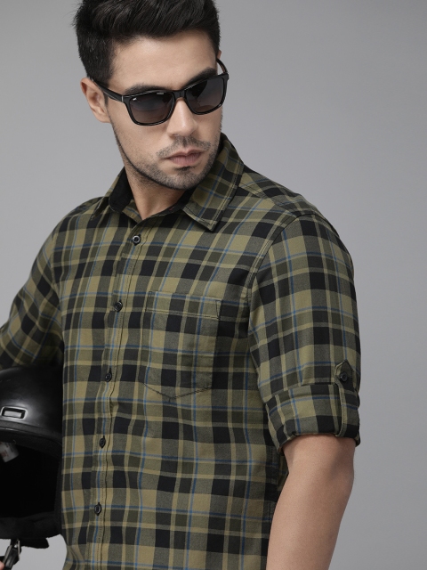 

Roadster Men Olive Green & Black Regular Fit Checked Casual Shirt