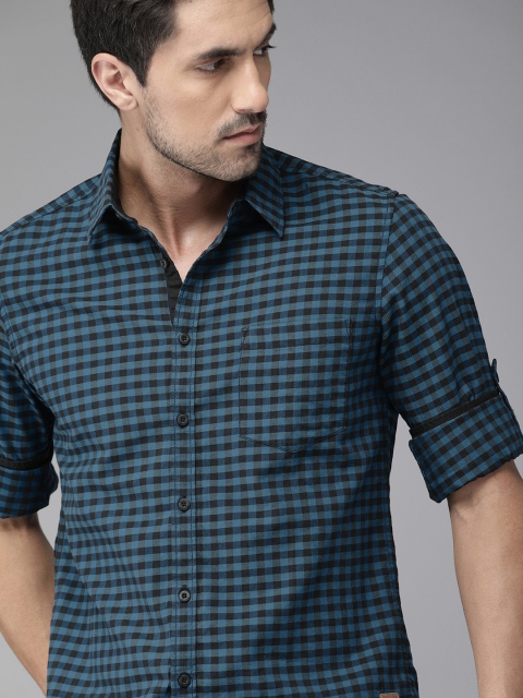 

Roadster Men Blue & Black Slim Fit Checked Casual Shirt
