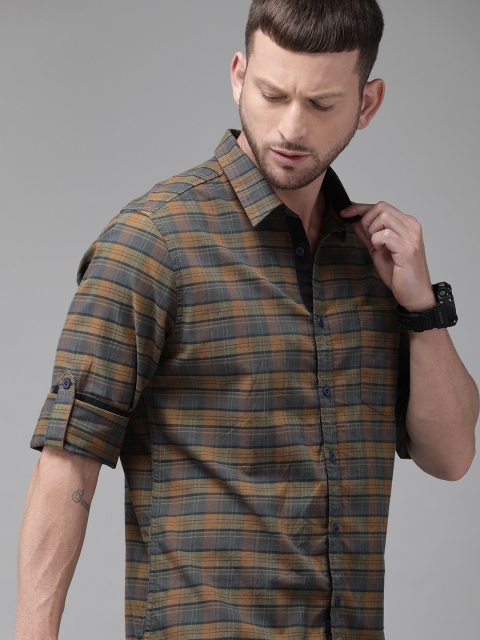 

Roadster Men Brown & Grey Slim Fit Checked Casual Shirt