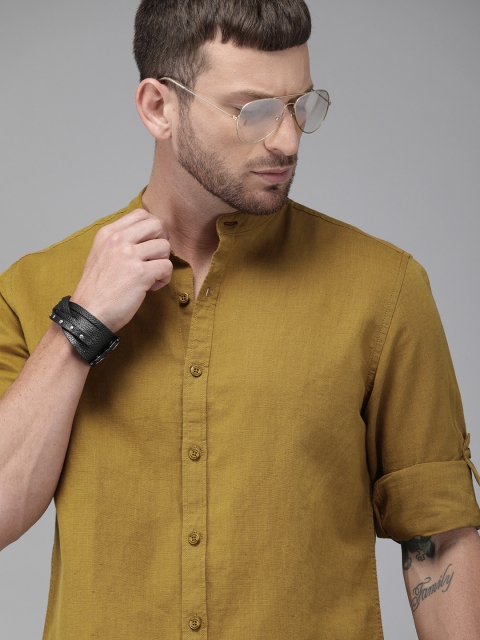 

Roadster Men Olive Green Regular Fit Solid Casual Shirt
