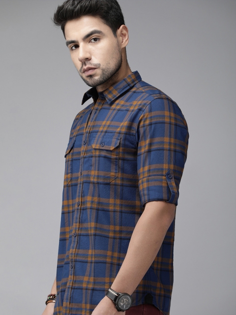 

Roadster Men Navy Blue & Mustard Yellow Regular Fit Checked Casual Shirt