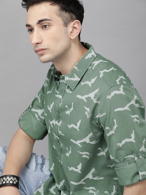 

Roadster Men Sea Green & White Regular Fit Printed Casual Shirt
