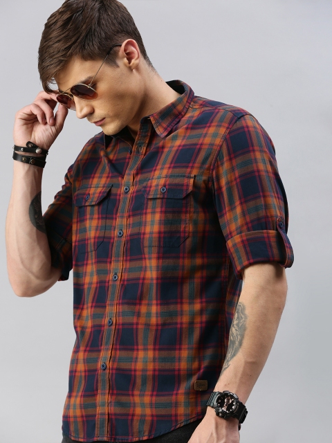 

Roadster Men Navy Blue & Orange Regular Fit Checked Casual Shirt