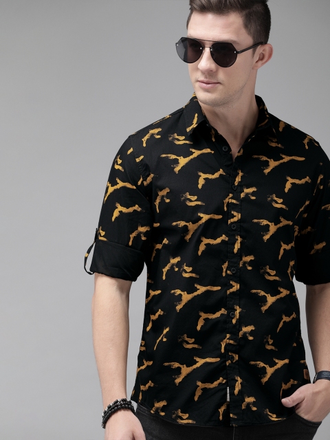 

Roadster Men Black & Yellow Regular Fit Printed Casual Shirt