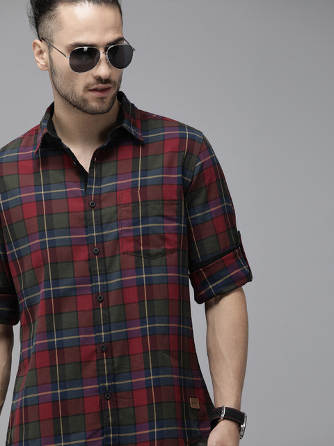 

Roadster Men Olive Green & Red Checked Pure Cotton Regular Fit Casual Shirt