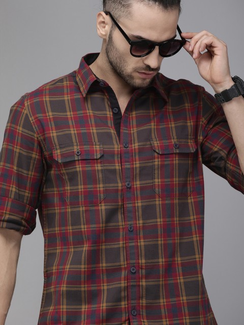 

Roadster Men Brown & Red Checked Regular Fit Casual Shirt