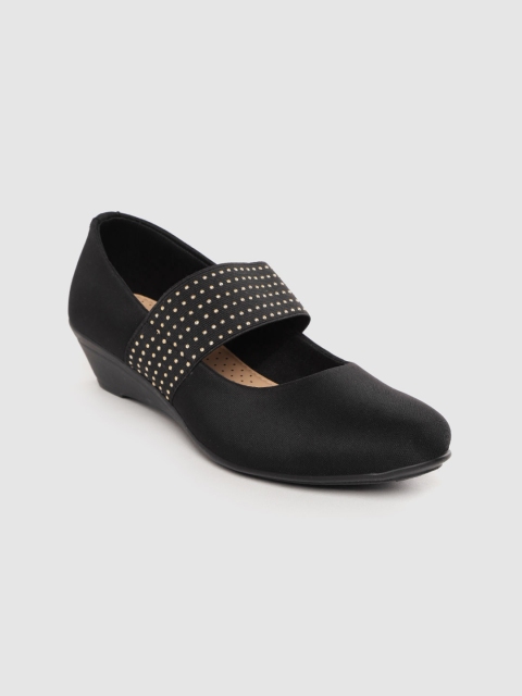 

TRASE Women Black Solid Pumps with Studded Detail