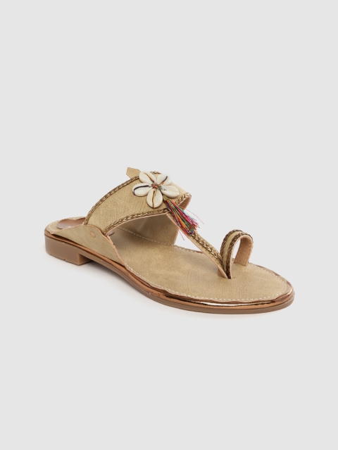 

TRASE Women Taupe & Golden Seashell Embellished One Toe Flats with Braided Detail