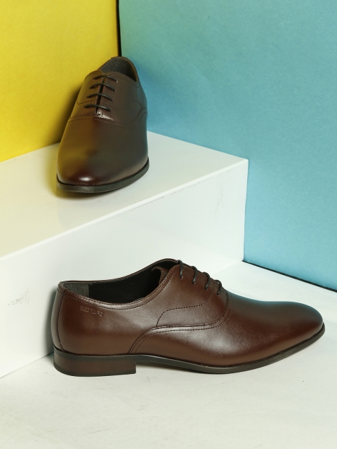 

Red Tape Men Brown Solid Leather Formal Oxford Shoes