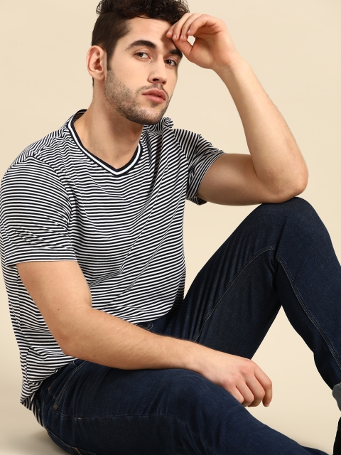 

ether Men White & Navy Blue Striped Cotton Round Neck T-shirt