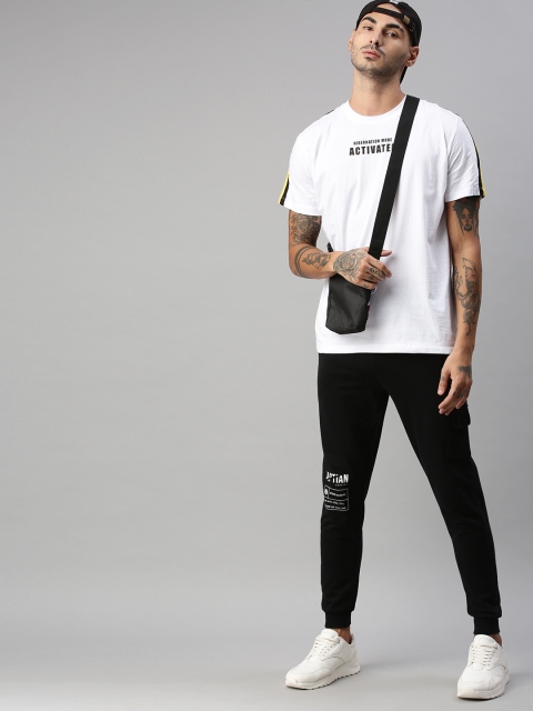 

Kook N Keech Men White Black Typography Printed Pure Cotton T-shirt