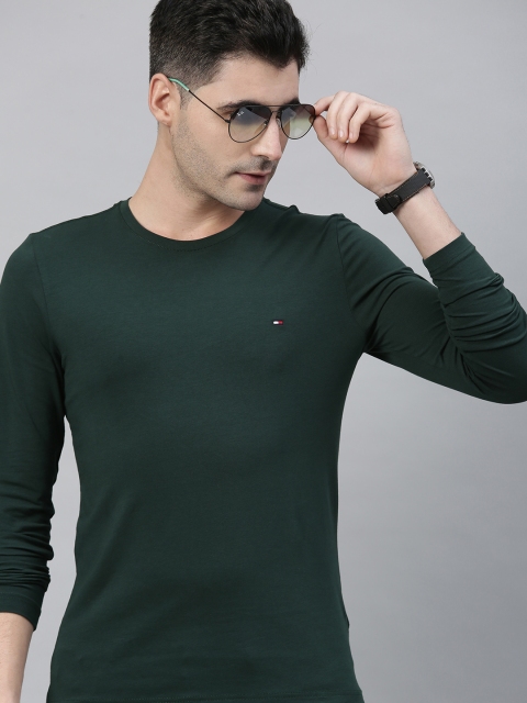 

Tommy Hilfiger Men Green Solid Round Neck T-shirt