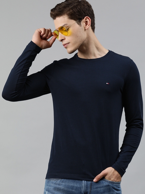 

Tommy Hilfiger Men Navy Blue Solid Round Neck T-shirt