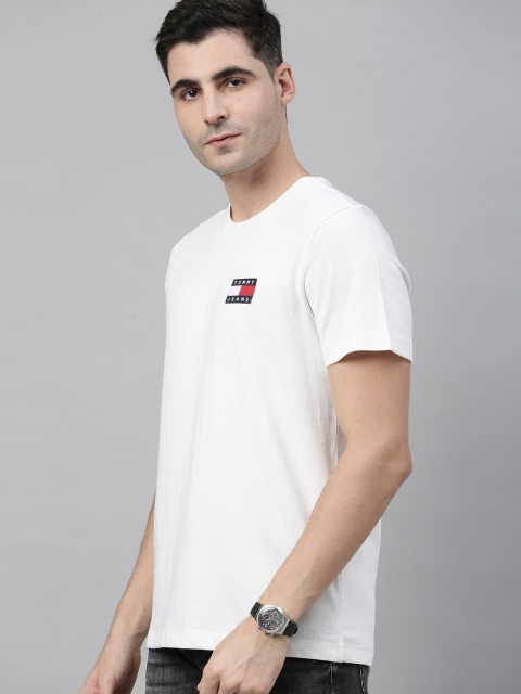 

Tommy Hilfiger Men White Solid Round Neck T-shirt