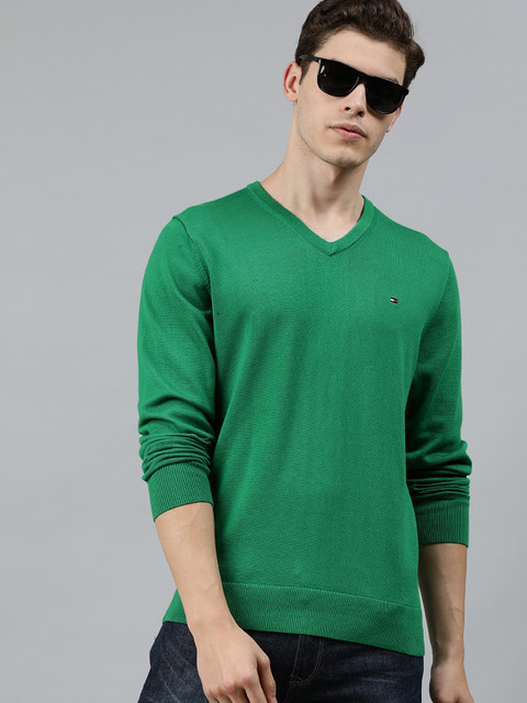 

Tommy Hilfiger Men Green Solid Pullover Sweater